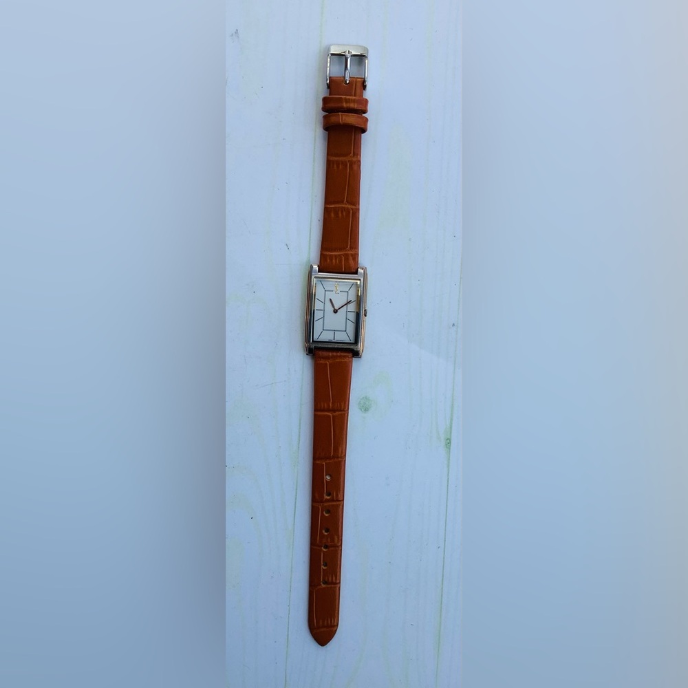 Ladies Yves Saint Laurent wristwatch🌟🌟 - Picture 11 of 11